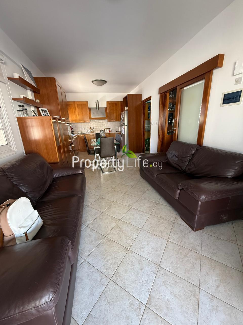 AGIOS FANOURIOS ARADIPPOU DETACHED CORNER HOUSE FOR SALE